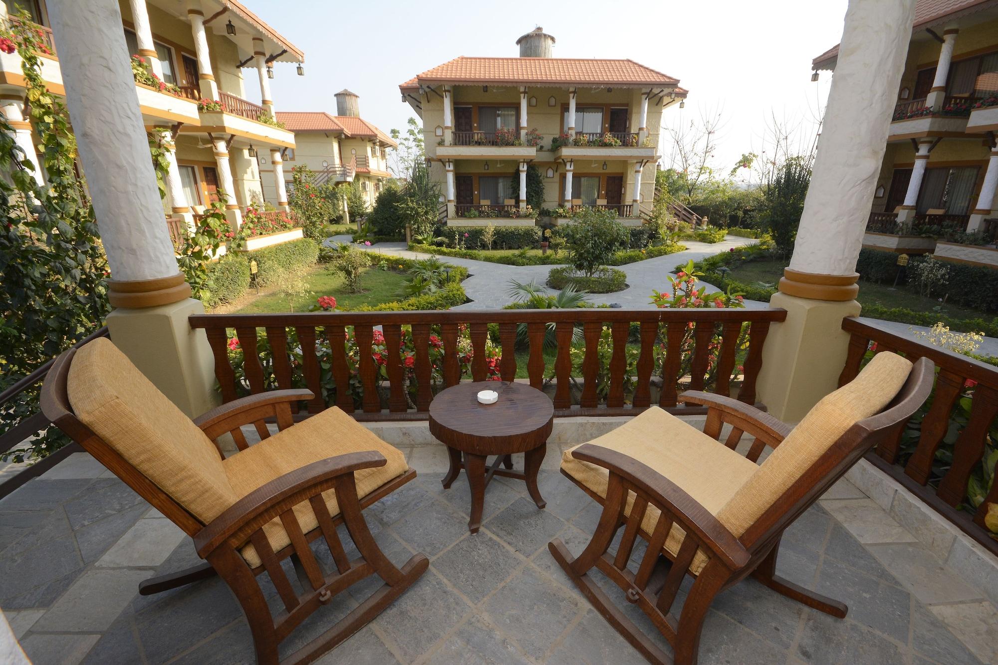 Green Park Chitwan Sauraha Bagian luar foto